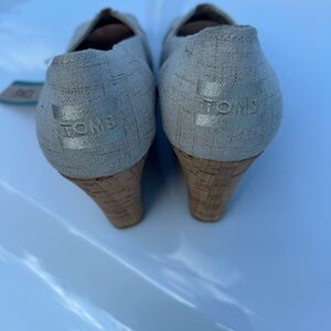 Toms cork tan open toe wedges